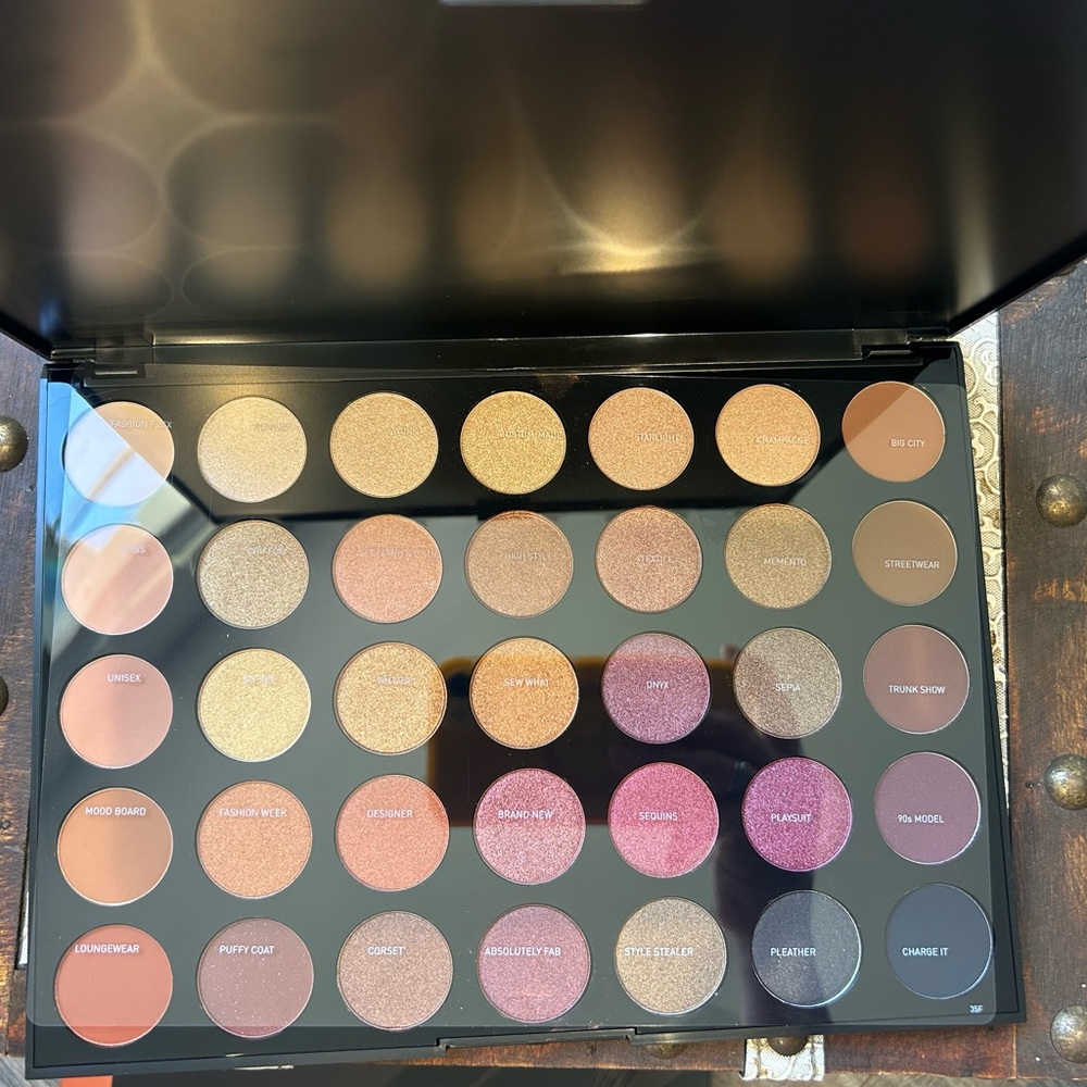 Morphe Radiant Warmth Eyeshadow Palette - Picture 3 of 6